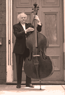 A short animation of Ed Woods playing and twirling the bass